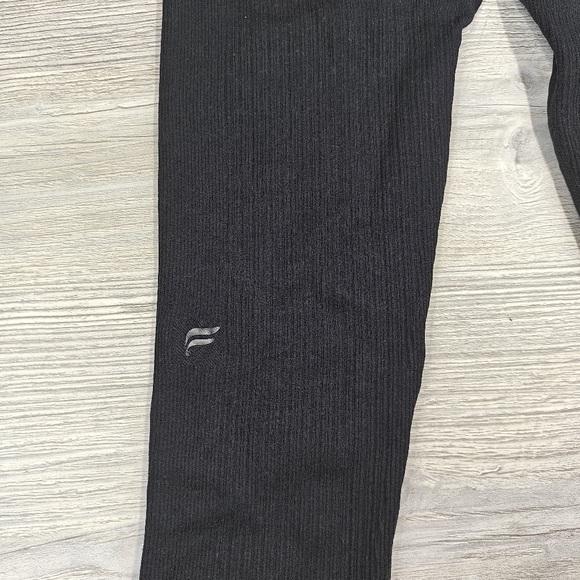 Fabletics Black Seamless Rib High-Waisted Leggings Size Large - Picture 11 of 11
